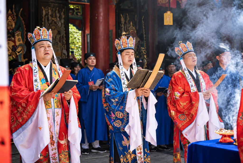 Tín sĩ, Cư sĩ, Đạo sĩ và Cao&nbsp;công